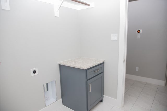 1527 Caldwell Avenue, Dallas, TX 75223