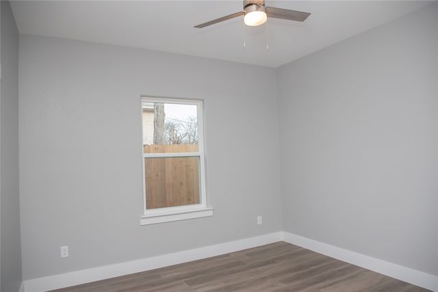 1527 Caldwell Avenue, Dallas, TX 75223