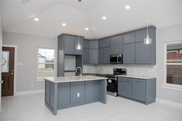 1527 Caldwell Avenue, Dallas, TX 75223