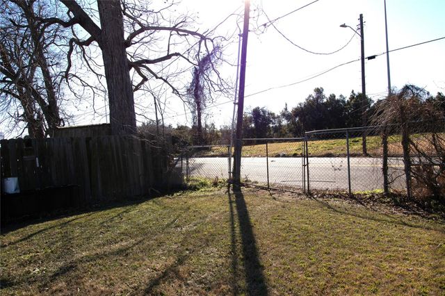 2310 Kings Court Street, Beaumont, TX 77701