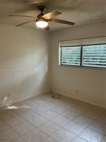 2716 NE 30th Pl 103C, Fort Lauderdale, FL 33306