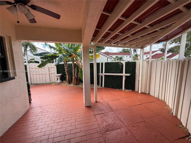 2901 San Remo Cir, Homestead, FL 33035