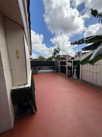 2901 San Remo Cir, Homestead, FL 33035