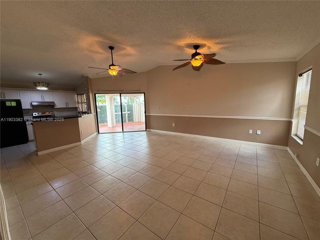 2901 San Remo Cir, Homestead, FL 33035