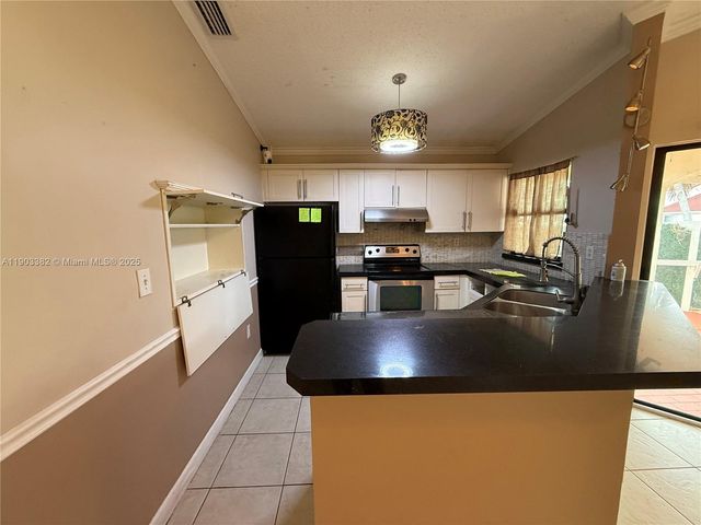 2901 San Remo Cir, Homestead, FL 33035