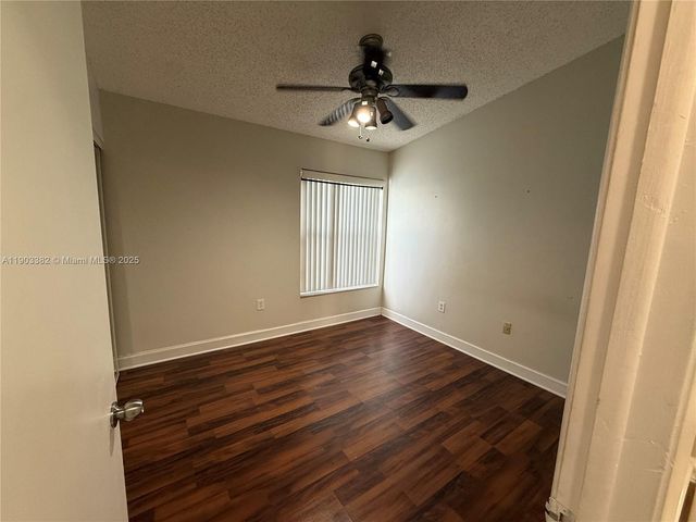 2901 San Remo Cir, Homestead, FL 33035