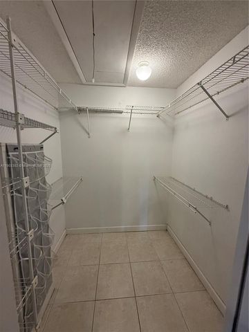 2901 San Remo Cir, Homestead, FL 33035