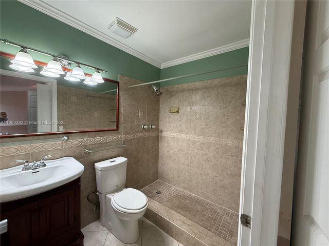 2901 San Remo Cir, Homestead, FL 33035