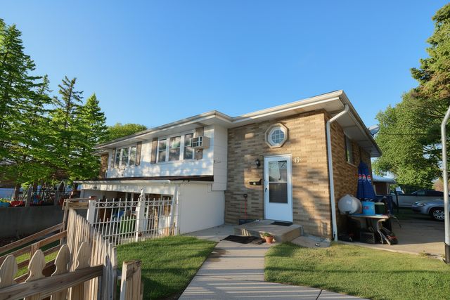 45 N Mcaree Road, Waukegan, IL 60085