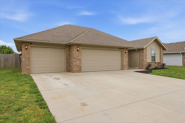 448 W Melody Lane, Republic, MO 65738
