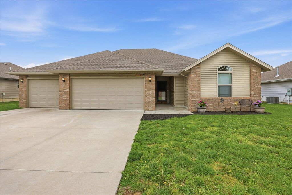 448 W Melody Lane, Republic, MO 65738