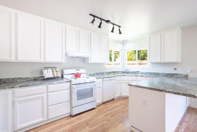 6951 Marvin Trail, Redding, CA 96001
