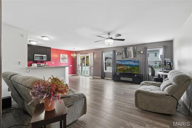 3329 Charlestowne Crossing Drive, St Charles, MO 63301