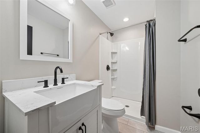 3329 Charlestowne Crossing Drive, St Charles, MO 63301