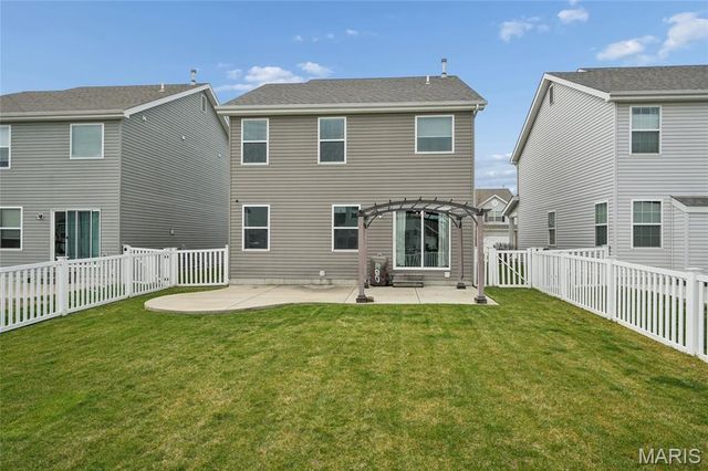 3329 Charlestowne Crossing Drive, St Charles, MO 63301