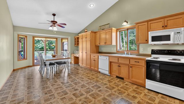 37336 Ivy Trail, North Branch, MN 55056