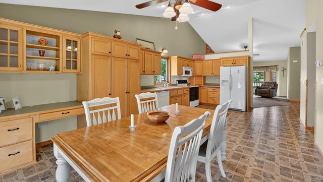 37336 Ivy Trail, North Branch, MN 55056