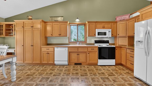 37336 Ivy Trail, North Branch, MN 55056