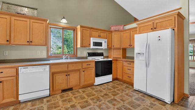 37336 Ivy Trail, North Branch, MN 55056