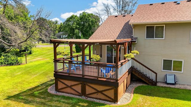 37336 Ivy Trail, North Branch, MN 55056