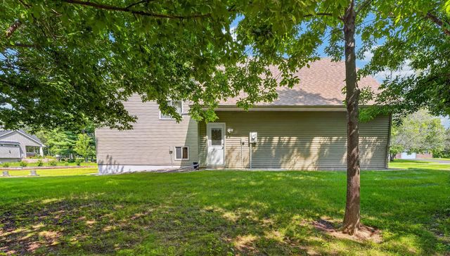 37336 Ivy Trail, North Branch, MN 55056