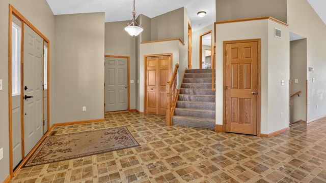 37336 Ivy Trail, North Branch, MN 55056