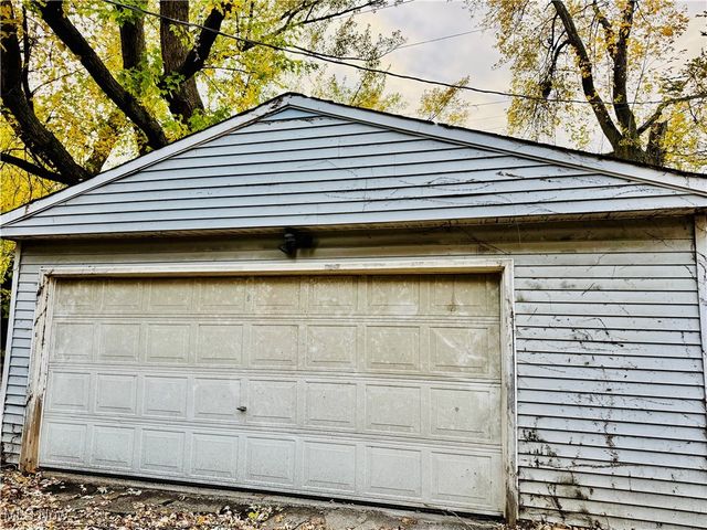 878 E 130th Street, Cleveland, OH 44108