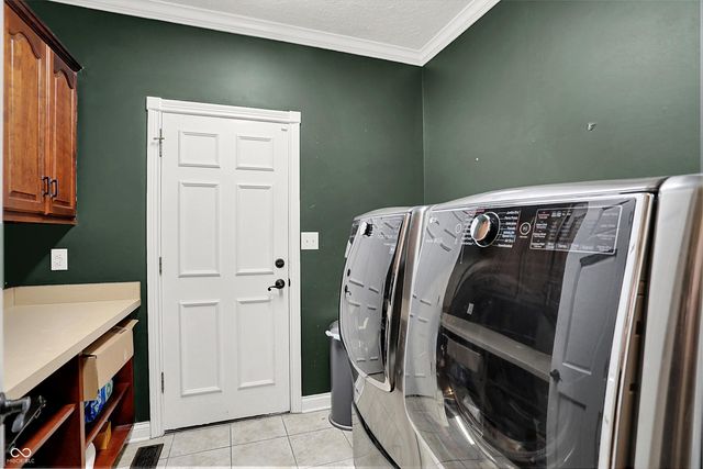 9986 Springstone Road, Fishers, IN 46055