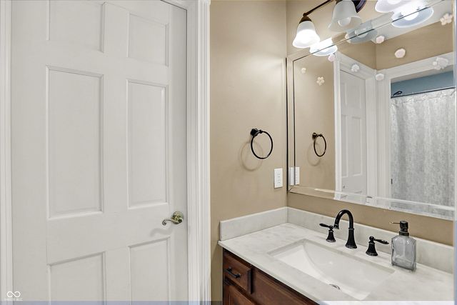 9986 Springstone Road, Fishers, IN 46055