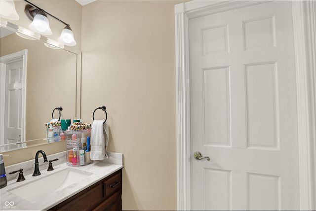 9986 Springstone Road, Fishers, IN 46055