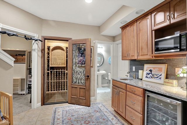 9986 Springstone Road, Fishers, IN 46055