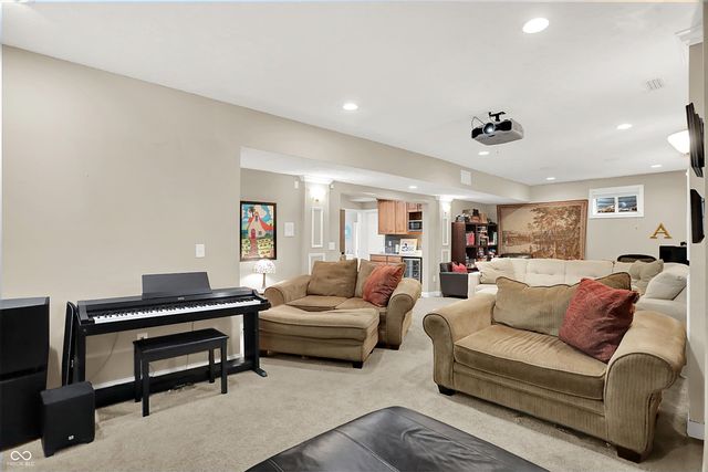 9986 Springstone Road, Fishers, IN 46055