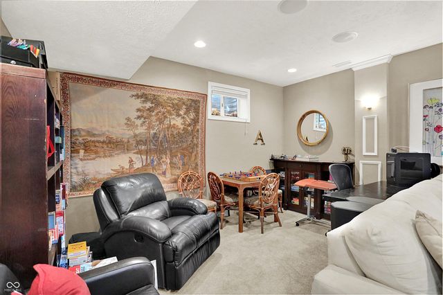 9986 Springstone Road, Fishers, IN 46055