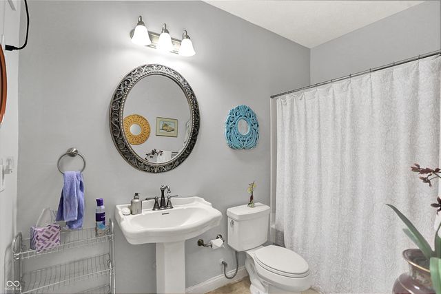 9986 Springstone Road, Fishers, IN 46055