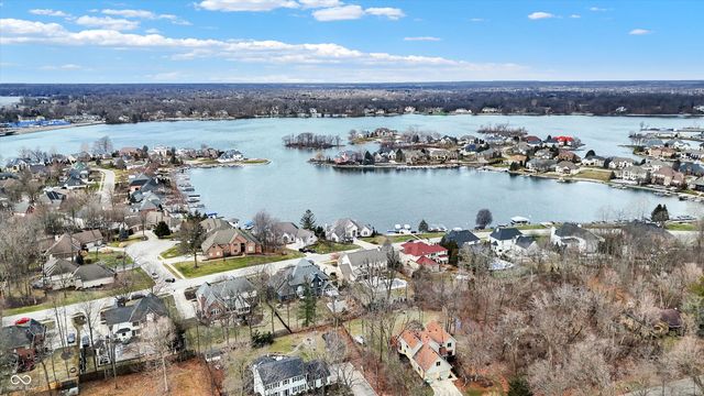 9986 Springstone Road, Fishers, IN 46055