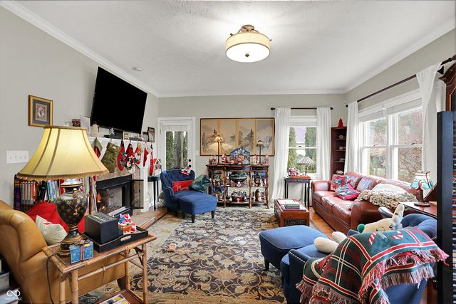 9986 Springstone Road, Fishers, IN 46055