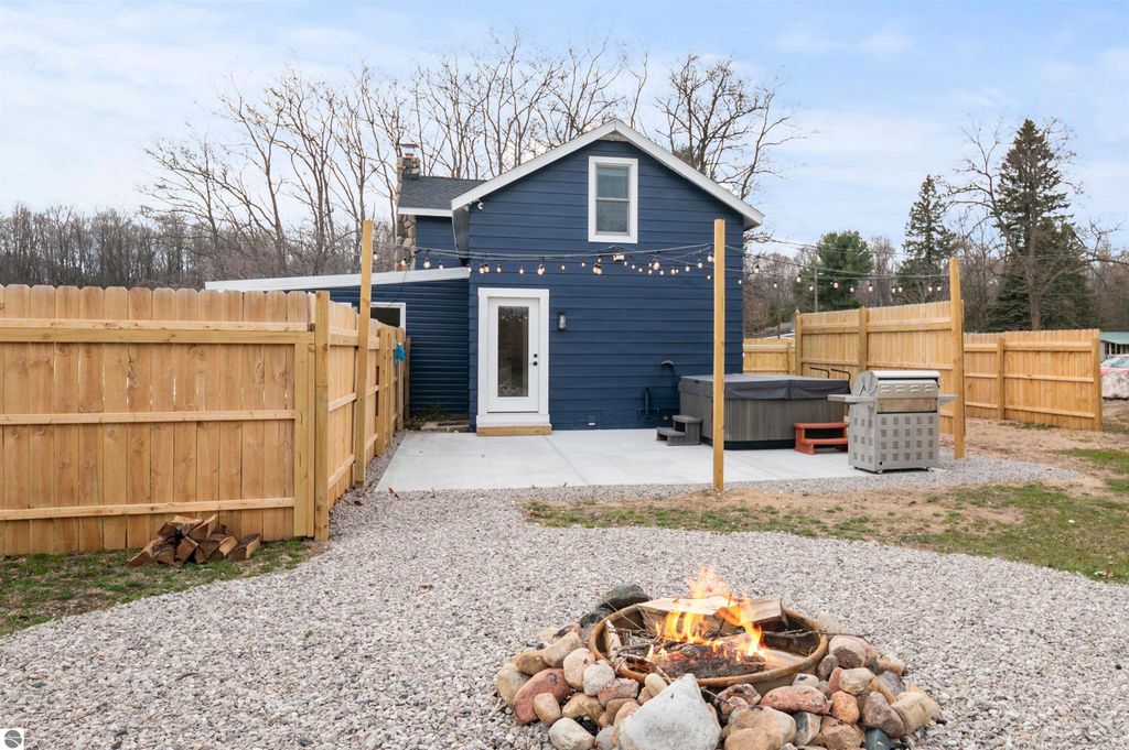 Image 3 of property listing at 2710 N US-31, Kewadin, MI 49648