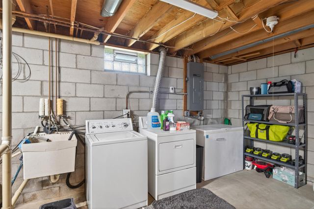 1631 Woodbridge Street, Saint Paul, MN 55117
