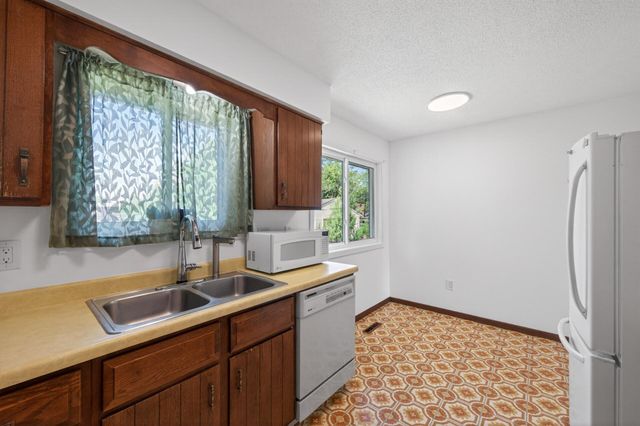 1631 Woodbridge Street, Saint Paul, MN 55117