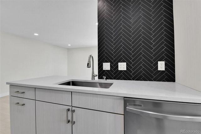 7917 Chase Circle 160, Arvada, CO 80003