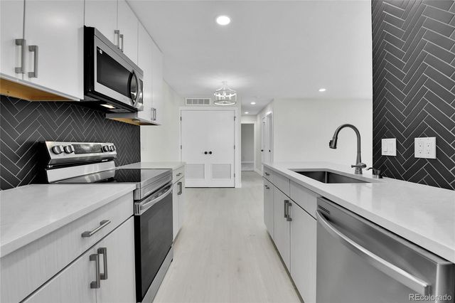 7917 Chase Circle 160, Arvada, CO 80003