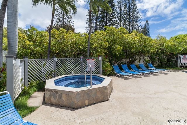 239 Mananai Place E, Honolulu, HI 96818