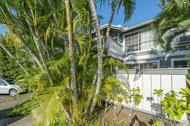 239 Mananai Place E, Honolulu, HI 96818