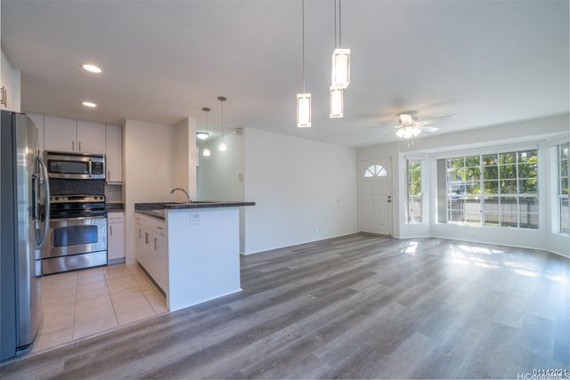 239 Mananai Place E, Honolulu, HI 96818