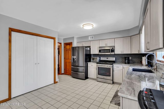 402 Atlantic City Court, Lanoka Harbor, NJ 08734