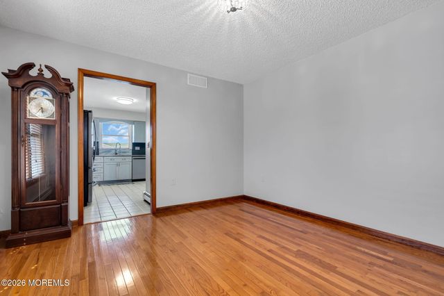 402 Atlantic City Court, Lanoka Harbor, NJ 08734