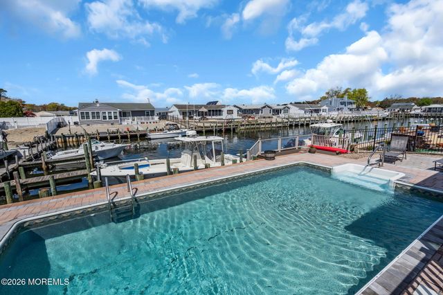 402 Atlantic City Court, Lanoka Harbor, NJ 08734