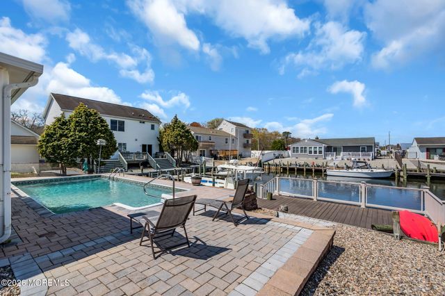 402 Atlantic City Court, Lanoka Harbor, NJ 08734