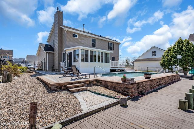 402 Atlantic City Court, Lanoka Harbor, NJ 08734