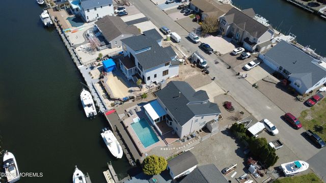 402 Atlantic City Court, Lanoka Harbor, NJ 08734